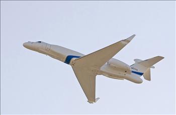 طائرة الرقابة والسيطرة الجوية «عيتام» التي تشارك للمرة الأولى في مناورات خارج إسرائيل