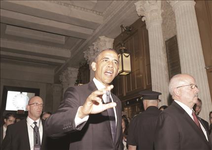 اوباما خلال زيارته الى الكونغرس في واشنطن امس (رويترز) 