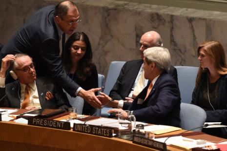 نجحت الرافعة الأميركية ــ الروسية في إيصال «التواقفات» إلى مجلس الأمن الدولي (أ ف ب) 