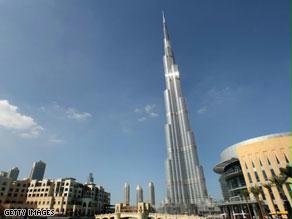/برج خليفة يرتفع لأكثر من 800 متر