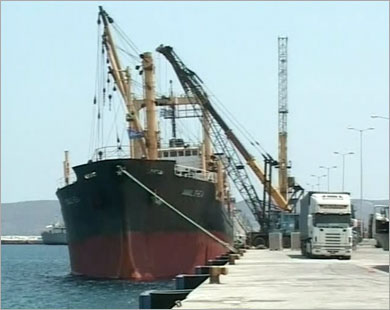 سفينة الأمل الليبية قبيل إبحارها من اليونان إلى غزة